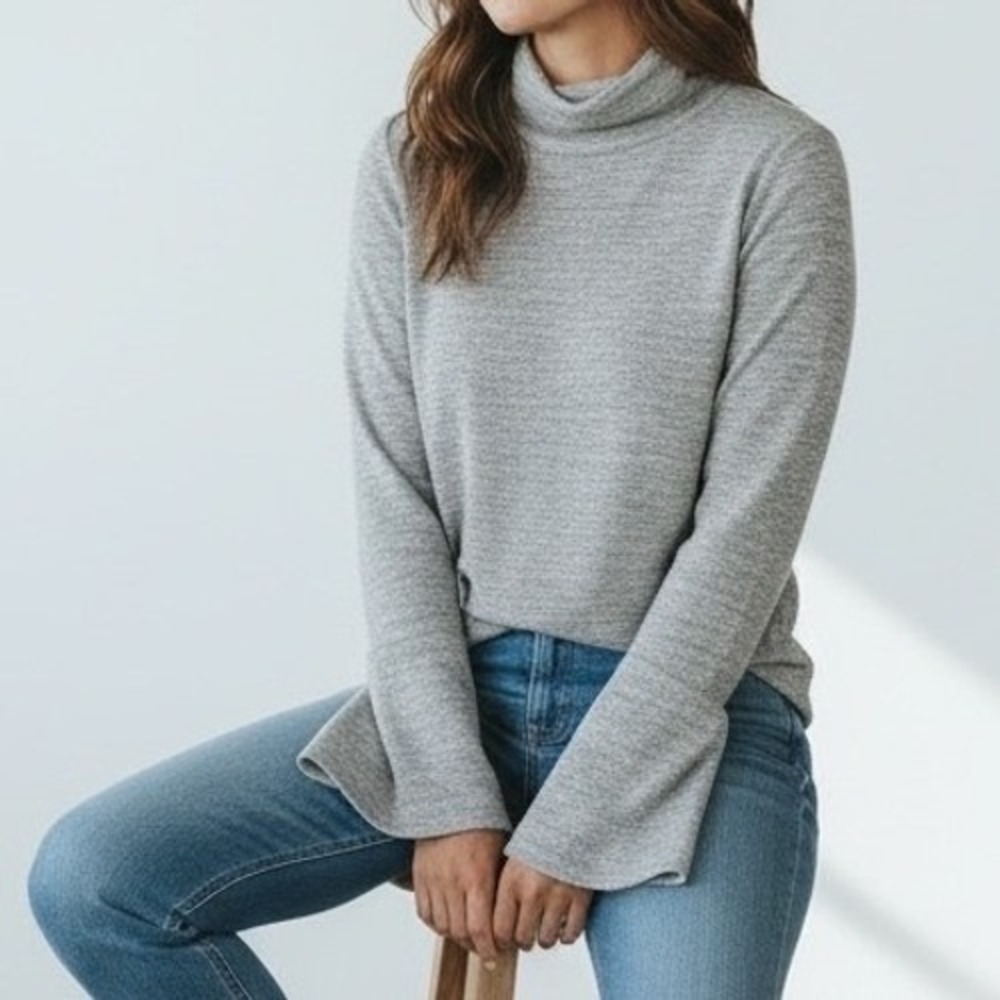 Haute Rogue Gray Bell Sleeve mock-neck Split Back Knit Top Women's Medium